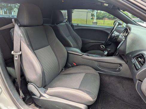 Used 2018 Dodge Challenger SXT RWD image 27