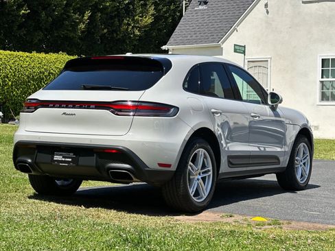 Certified 2025 Porsche Macan AWD/4WD image 8