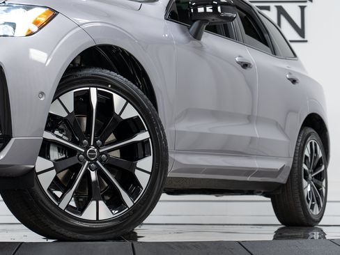 New 2026 Volvo XC60 B5 Plus w/ Protection Package Premier AWD/4WD image 27
