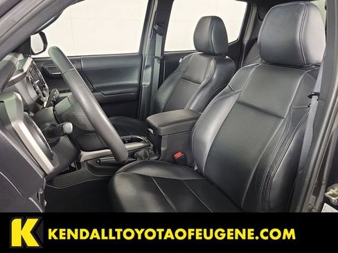Used 2019 Toyota Tacoma Limited AWD/4WD image 25
