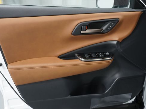 New 2025 Toyota Crown Signia image 31