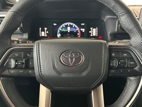 Certified 2025 Toyota Tacoma SR5 image 23