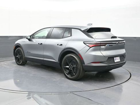 New 2026 Chevrolet Equinox EV LT image 9