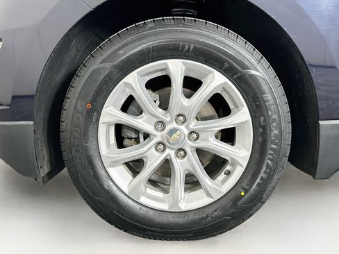 Used 2020 Chevrolet Equinox LS w/ LS Convenience Package FWD image 11