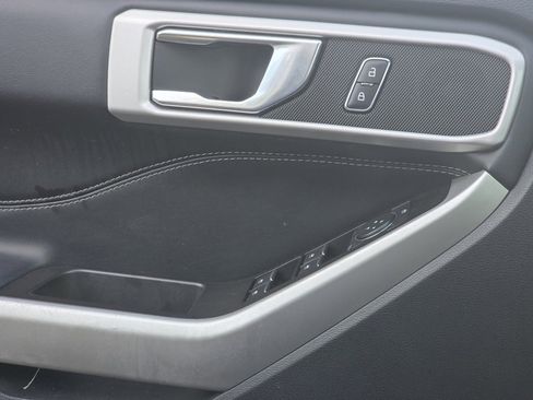 Used 2022 Ford Explorer XLT w/ Class IV Trailer Tow Package image 13