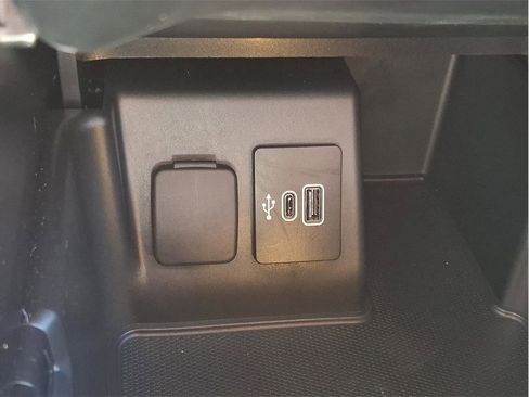 Used 2025 Ford Explorer Active image 24