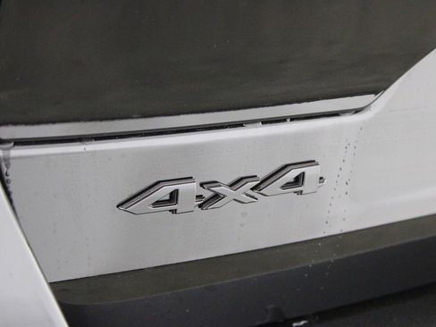 New 2025 Jeep Grand Cherokee Altitude image 45