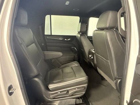 Used 2022 GMC Yukon XL Denali AWD/4WD image 31