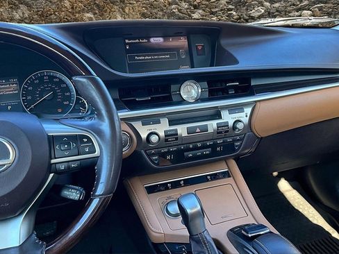 Used 2018 Lexus ES 350 image 6