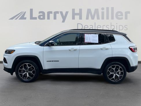 Used 2025 Jeep Compass Limited AWD/4WD image 2