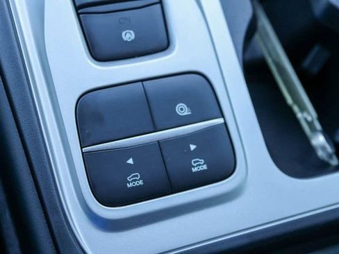 Used 2022 Ford Explorer XLT image 23