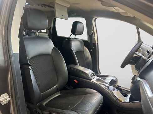Used 2019 Dodge Journey Crossroad w/ Navigation Group FWD image 16