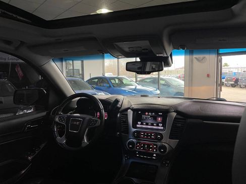 Used 2015 GMC Yukon SLT image 33