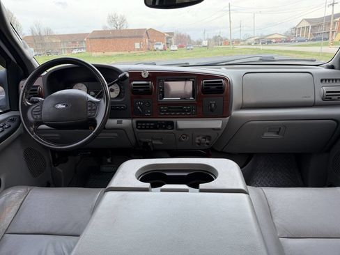Used 2005 Ford F250 Lariat image 21