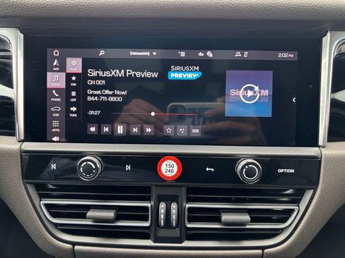 Certified 2026 Porsche Macan image 17