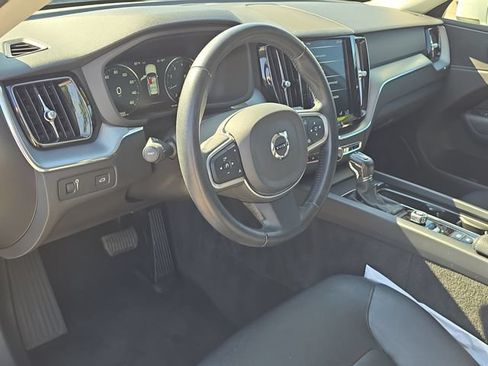 Used 2020 Volvo XC60 T6 Momentum AWD/4WD image 12