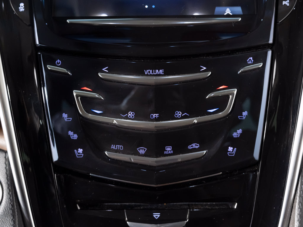 Used 2019 Cadillac Escalade Luxury AWD/4WD image 24