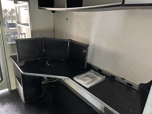 Used 2015 Ford E-450 and Econoline 450 Super Duty w/ Power Windows & Locks Group image 13