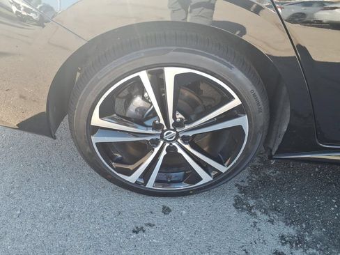 Certified 2023 Nissan Sentra SR FWD image 5