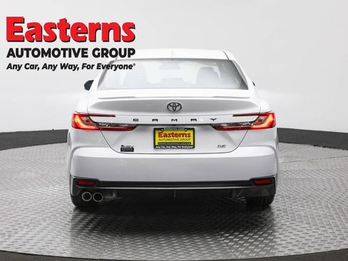 Used 2025 Toyota Camry SE FWD image 6