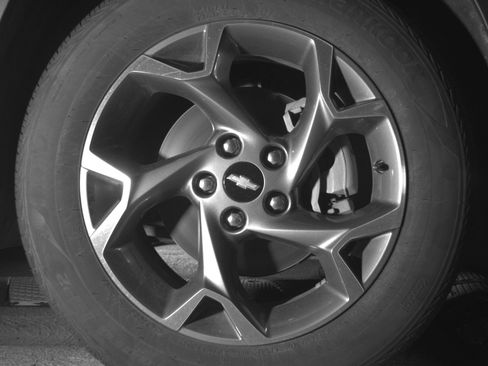 Used 2025 Chevrolet Trax LT FWD image 13