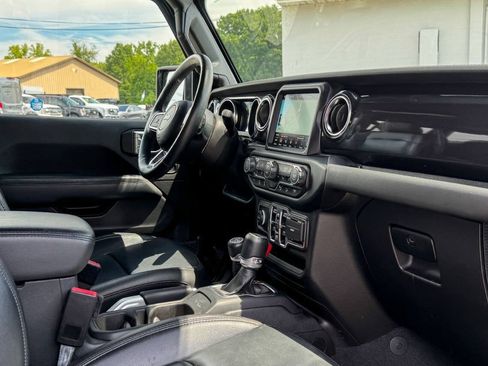 Used 2021 Jeep Wrangler Unlimited Sahara AWD/4WD image 14
