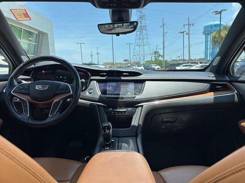 Used 2020 Cadillac XT5 Premium Luxury AWD/4WD image 12