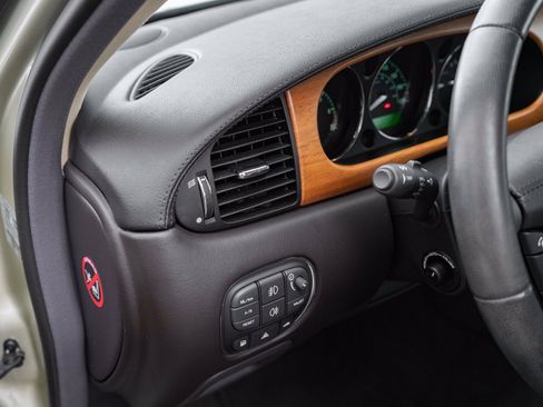 Used 2006 Jaguar XJ Vanden Plas Super V8 Portfolio RWD image 18