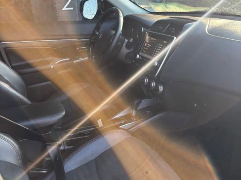 Used 2024 Mitsubishi Outlander Sport SE image 15