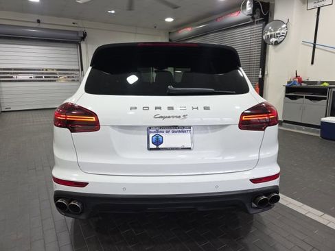 Used 2017 Porsche Cayenne S image 11