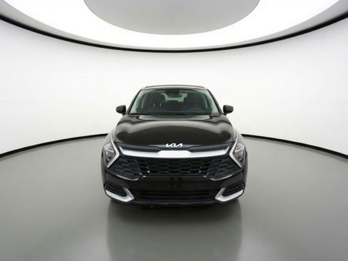 Used 2025 Kia Sportage LX image 1