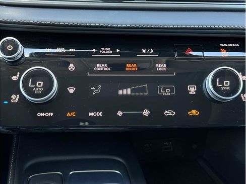 Used 2025 INFINITI QX60 Luxe FWD image 17