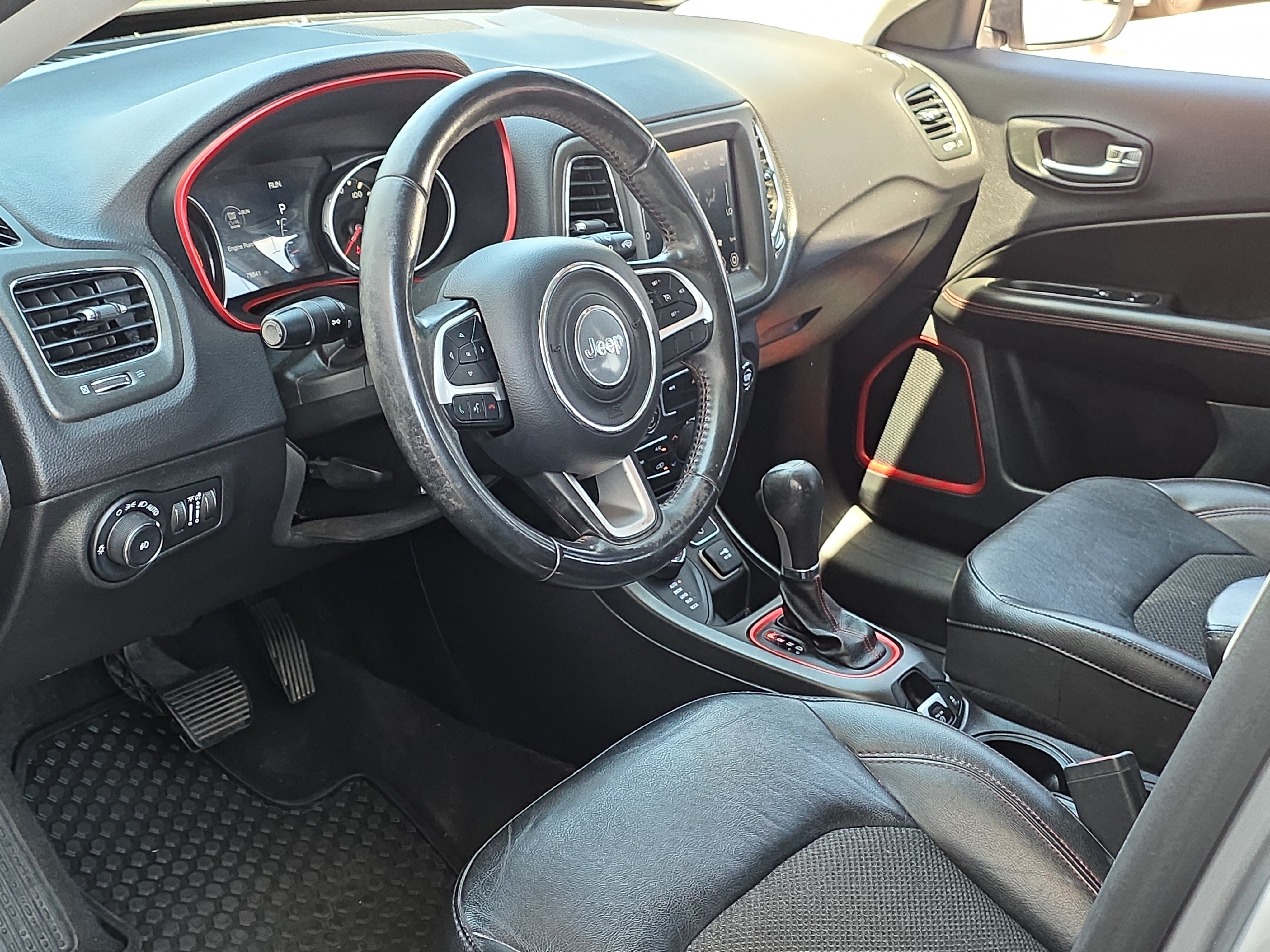 Used 2019 Jeep Compass Trailhawk AWD/4WD image 11