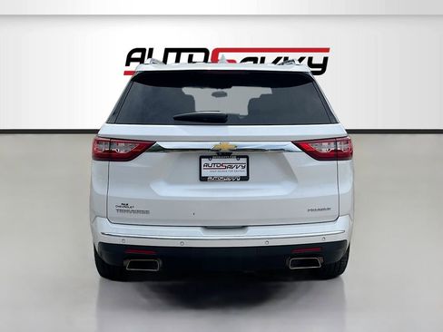 Used 2020 Chevrolet Traverse Premier FWD image 6