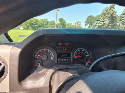 Used 2010 Ford E-250 and Econoline 250 image 11