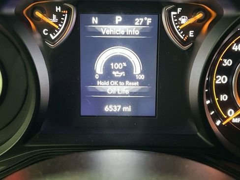 Used 2025 Jeep Wrangler Sport image 12