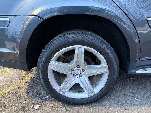 Used 2012 Mercedes-Benz GL 550 4MATIC image 36