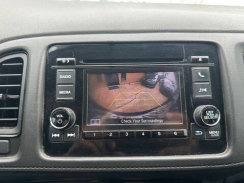 Used 2019 Honda HR-V LX image 11