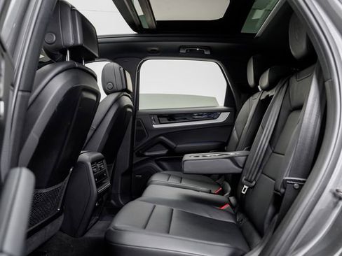 Certified 2024 Porsche Cayenne AWD/4WD image 26