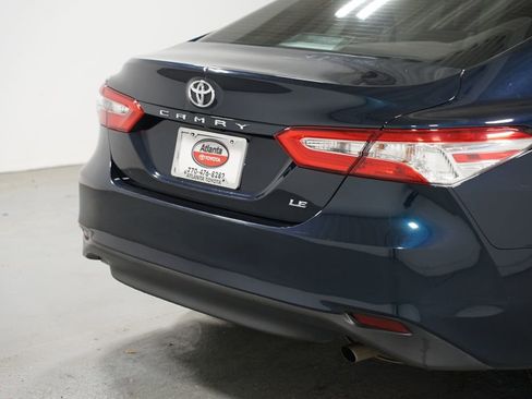 Used 2020 Toyota Camry LE FWD image 9