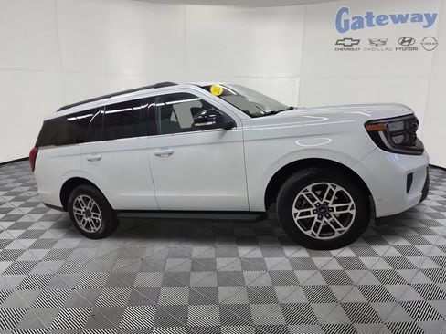 Used 2025 Ford Expedition Active AWD/4WD image 1