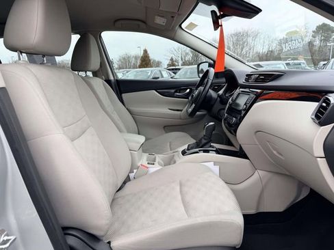 Used 2022 Nissan Rogue Sport SV image 12