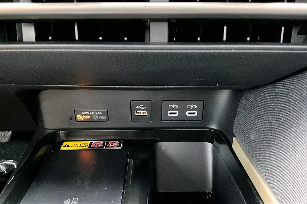 Used 2026 Toyota Camry LE FWD image 16