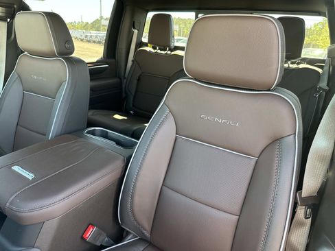 New 2026 GMC Sierra 2500 Denali w/ Denali Reserve Package AWD/4WD image 26
