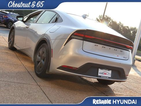 Used 2024 Toyota Prius LE AWD/4WD image 4