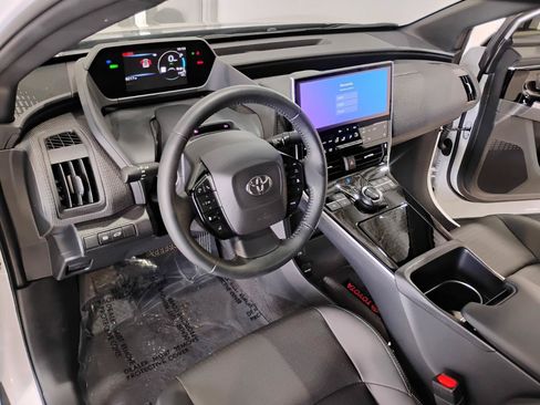 Used 2024 Toyota bZ4X FWD image 48