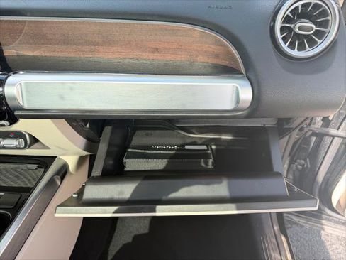 Used 2021 Mercedes-Benz GLB 250 w/ Premium Package image 23