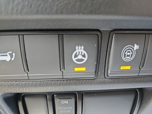 Used 2024 Nissan Armada SL w/ Captain's Chairs Package image 16