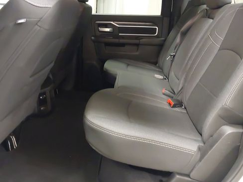 Used 2024 RAM 2500 Big Horn w/ Night Edition AWD/4WD image 38