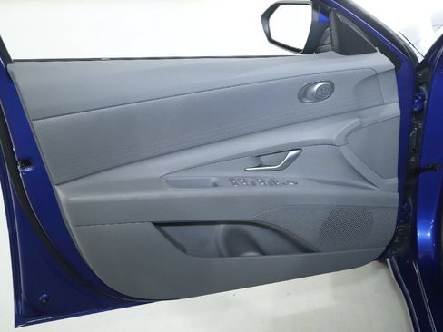 Used 2024 Hyundai Elantra SE FWD image 15